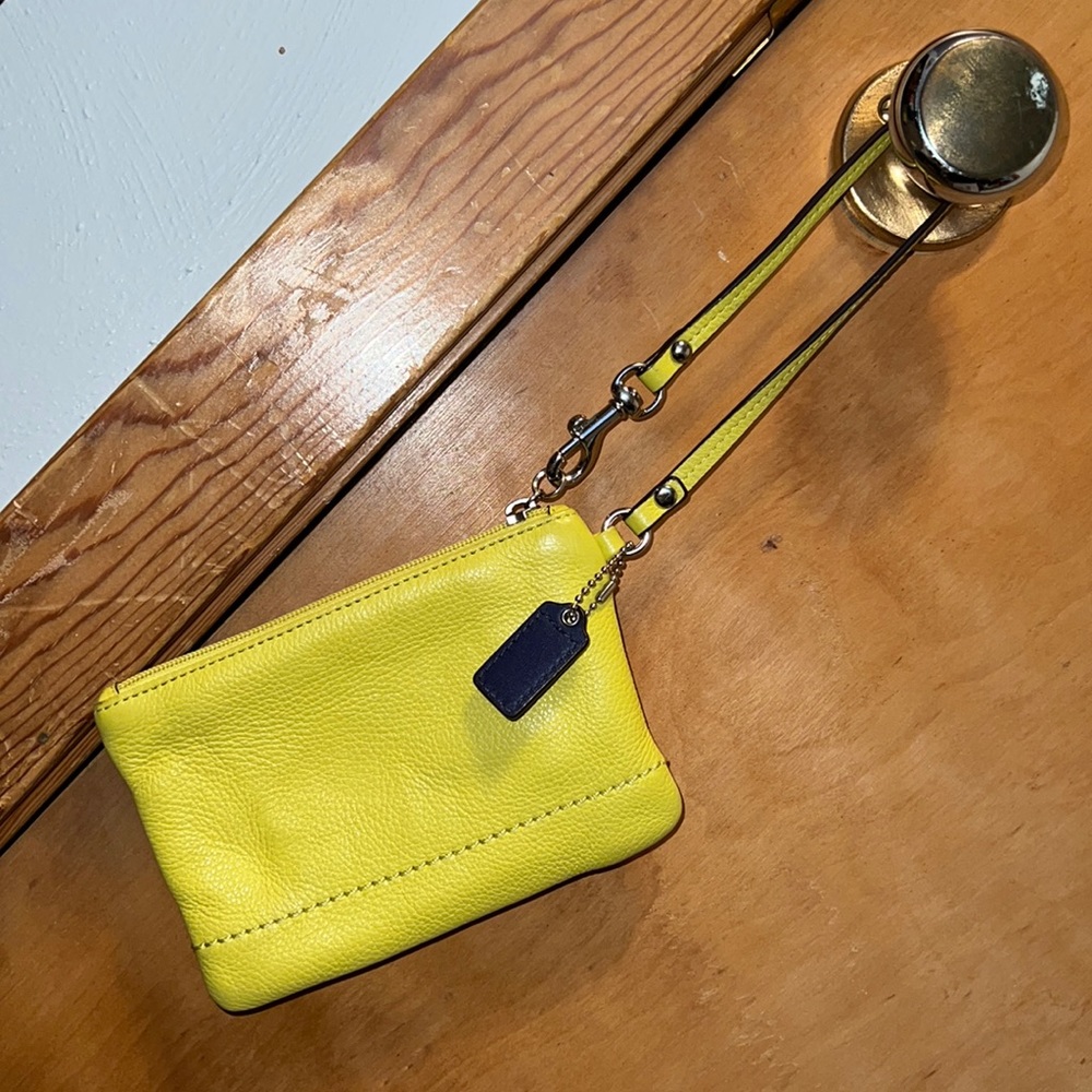 Coach Wallet Wristlet Chartreuse